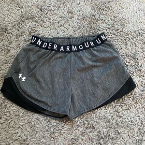 underarmor shorts, size S
